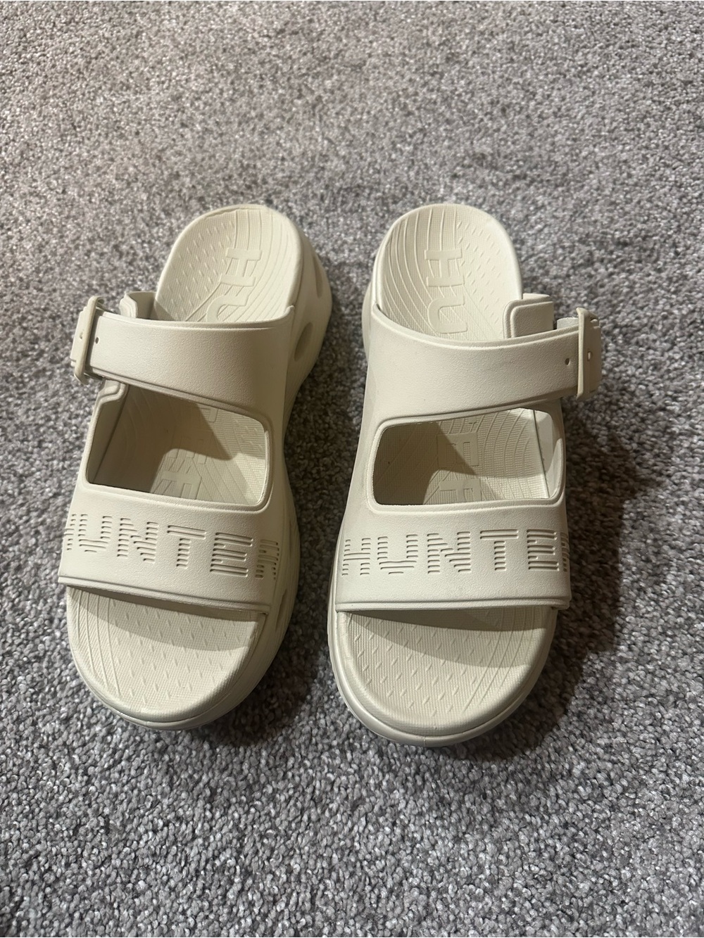 Hunter Womens Sandals in Cream with Adjustable Strap